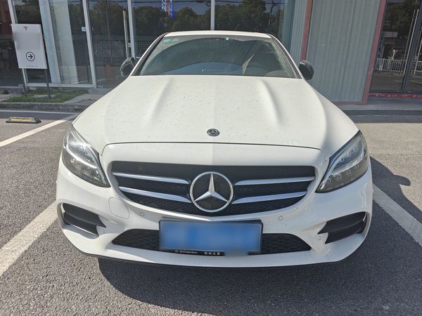 Mercedes-Benz C-Class 2020, 63000 км, за 17823 USD