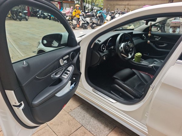 Mercedes-Benz C-Class 2020, 67800 км, за 21607 USD - фото 19