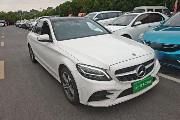 Mercedes-Benz C-Class 2020, 83000 км, за 21367 USD