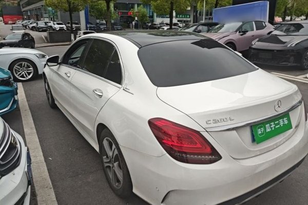 Mercedes-Benz C-Class 2020, 83000 км, за 21367 USD