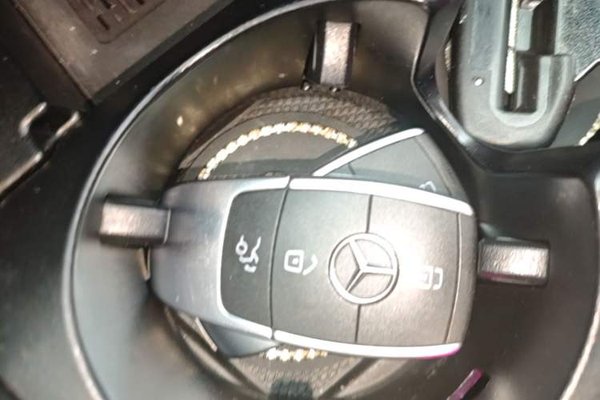 Mercedes-Benz C-Class 2020, 83000 км, за 21367 USD - фото 12