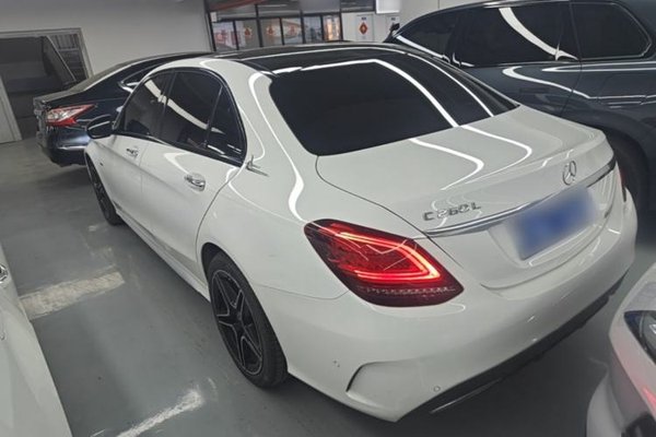 Mercedes-Benz C-Class 2021, 30400 км, за 26079 USD