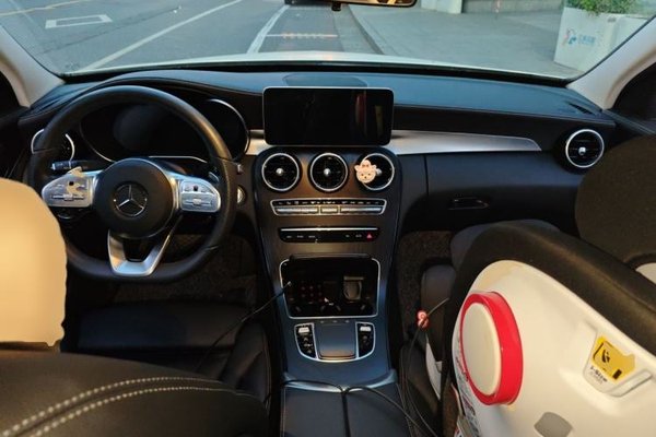 Mercedes-Benz C-Class 2021, 40100 км, за 18216 USD - фото 10