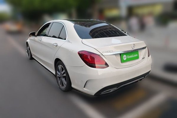 Mercedes-Benz C-Class 2021, 40100 км, за 18216 USD