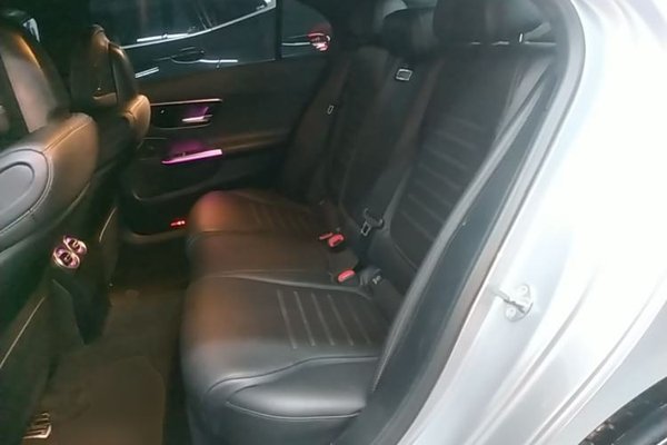 Mercedes-Benz C-Class 2022, 70100 км, за 26358 USD - фото 20