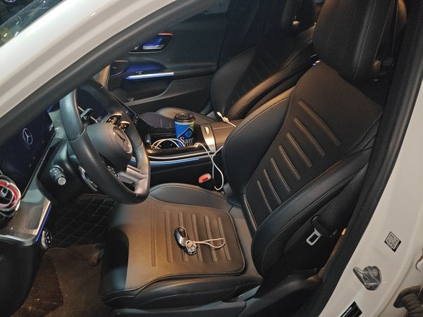 Mercedes-Benz C-Class 2022, 33300 км, за 27390 USD