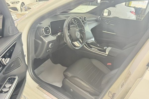 Mercedes-Benz C-Class 2022, 44000 км, за 27790 USD - фото 8