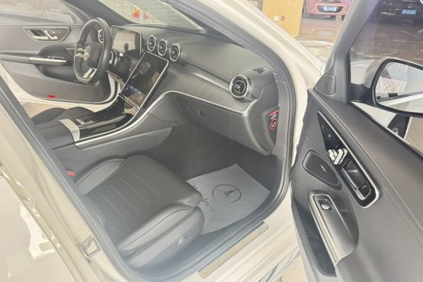 Mercedes-Benz C-Class 2022, 44000 км, за 27790 USD - фото 9