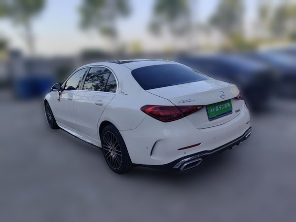 Mercedes-Benz C-Class 2022, 49600 км, за 28621 USD