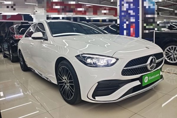 Mercedes-Benz C-Class 2023, 18200 км, за 28816 USD