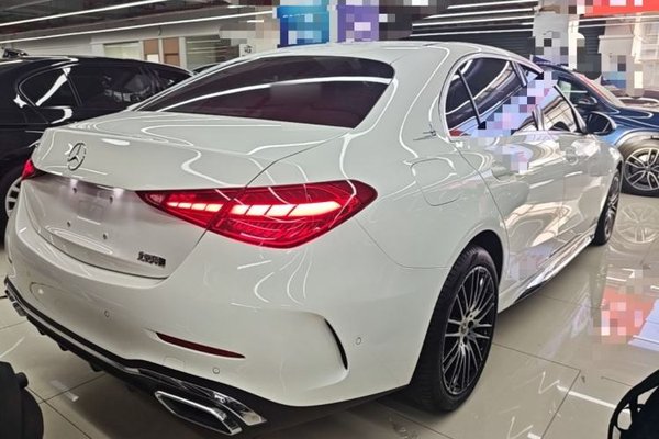 Mercedes-Benz C-Class 2023, 18200 км, за 28816 USD - фото 6