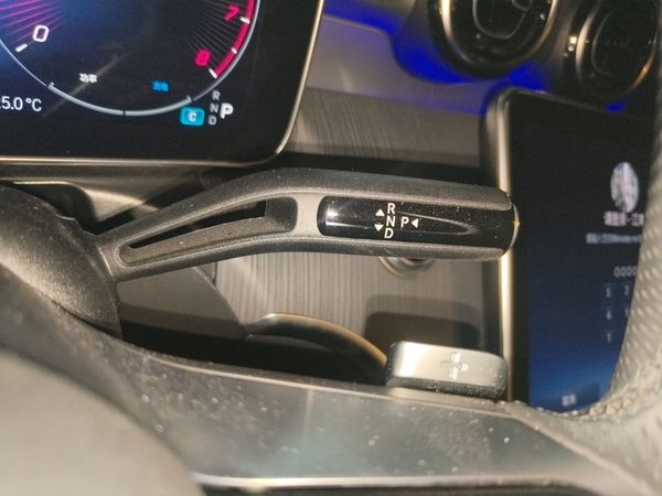 Mercedes-Benz C-Class 2023, 34100 км, за 28959 USD - фото 19