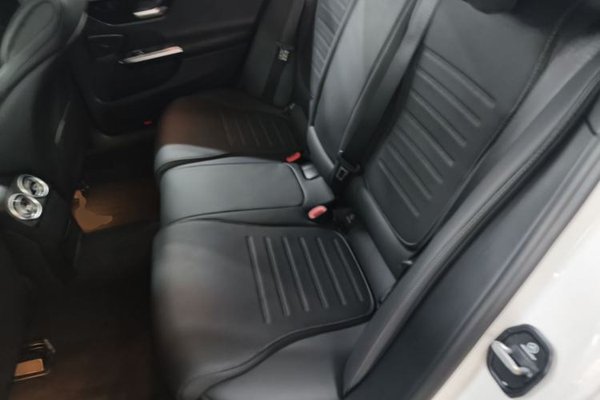 Mercedes-Benz C-Class 2023, 35200 км, за 32265 USD - фото 20