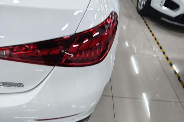 Mercedes-Benz C-Class 2023, 35200 км, за 32265 USD - фото 9