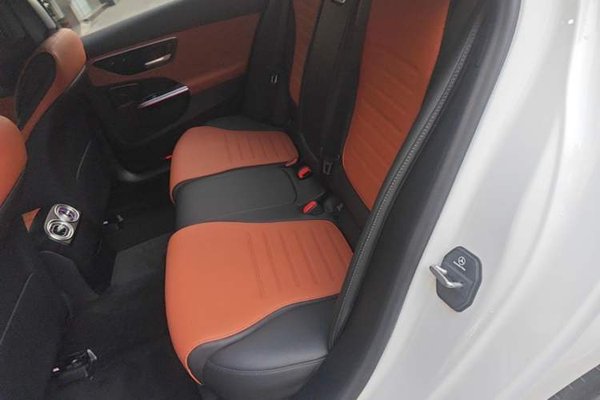 Mercedes-Benz C-Class 2023, 41100 км, за 29985 USD - фото 20
