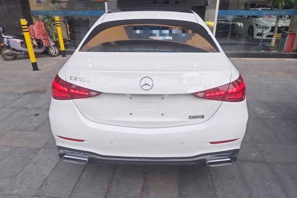 Mercedes-Benz C-Class 2023, 41100 км, за 29985 USD