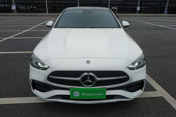 Mercedes-Benz C-Class 2024, 13600 км, за 32124 USD