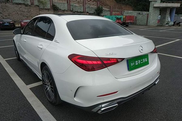 Mercedes-Benz C-Class 2024, 13600 км, за 32124 USD