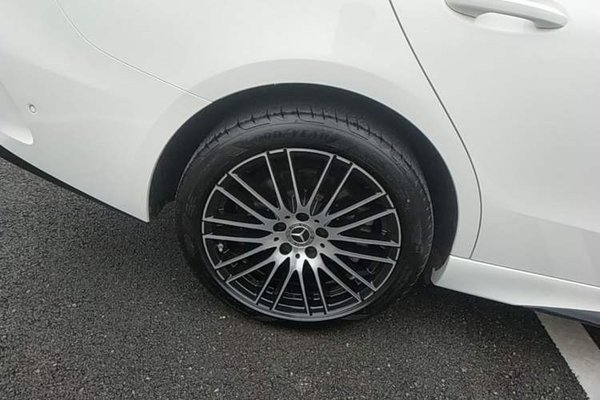 Mercedes-Benz C-Class 2024, 13600 км, за 32124 USD - фото 11