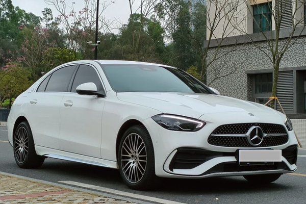 Mercedes-Benz C-Class 2024, 16200 км, за 28786 USD