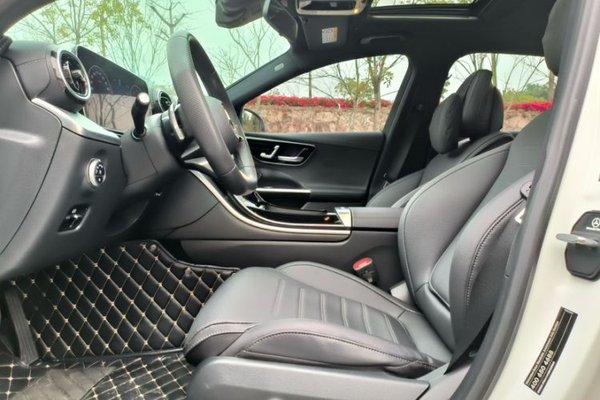 Mercedes-Benz C-Class 2024, 16200 км, за 28786 USD - фото 10