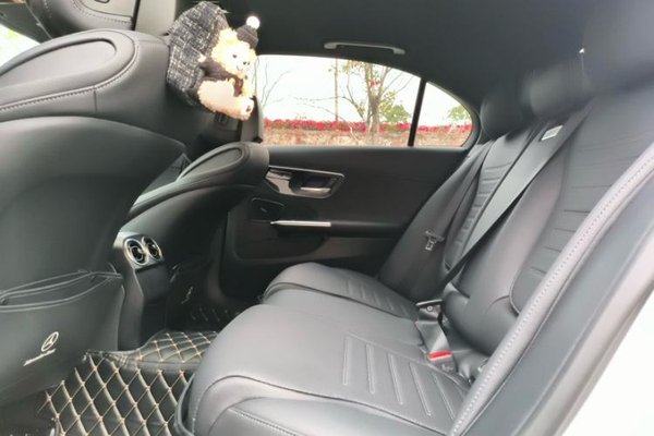 Mercedes-Benz C-Class 2024, 16200 км, за 28786 USD - фото 11
