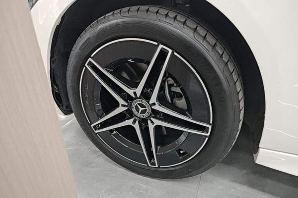 Mercedes-Benz C-Class 2024, 26400 км, за 35547 USD - фото 8