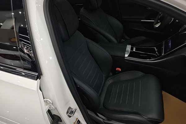 Mercedes-Benz C-Class 2024, 26400 км, за 35547 USD - фото 23