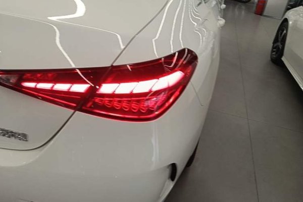 Mercedes-Benz C-Class 2024, 27100 км, за 31399 USD - фото 7