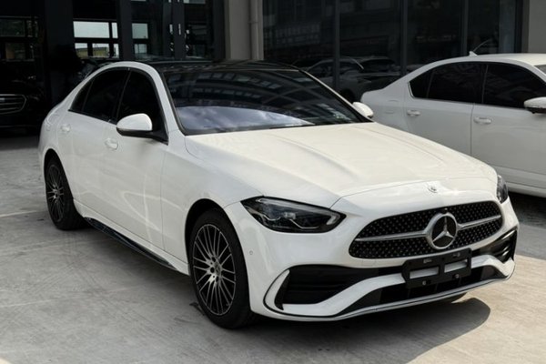Mercedes-Benz C-Class 2024, 33900 км, за 32573 USD