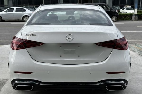 Mercedes-Benz C-Class 2024, 33900 км, за 32573 USD