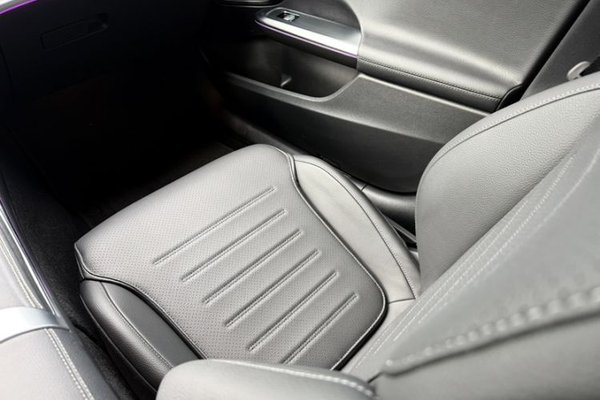 Mercedes-Benz C-Class 2024, 33900 км, за 32573 USD - фото 21