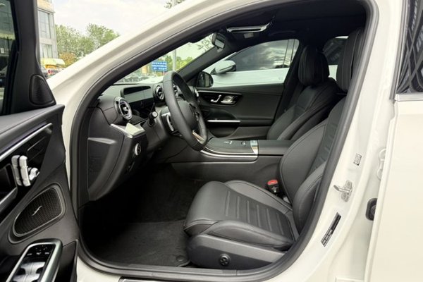 Mercedes-Benz C-Class 2024, 33900 км, за 32573 USD - фото 18