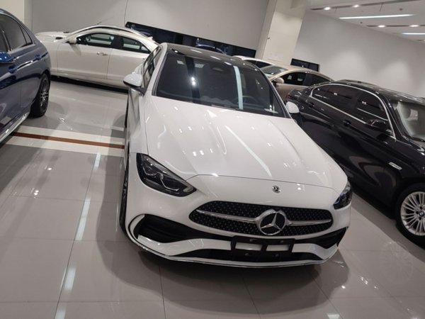 Mercedes-Benz C-Class 2024, 40500 км, за 29429 USD