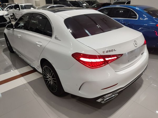 Mercedes-Benz C-Class 2024, 40500 км, за 29429 USD