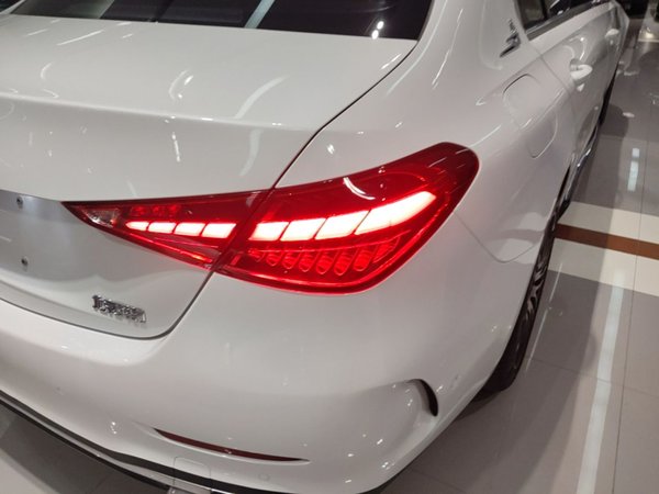 Mercedes-Benz C-Class 2024, 40500 км, за 29429 USD - фото 7