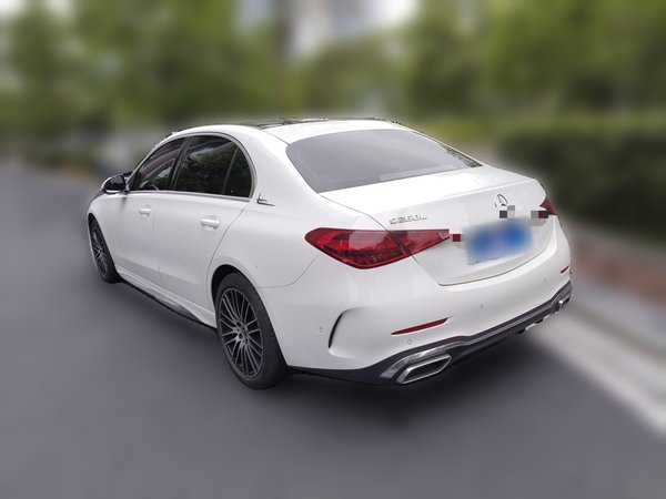 Mercedes-Benz C-Class 2024, 49300 км, за 32073 USD