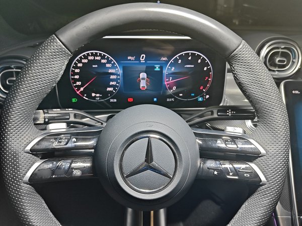 Mercedes-Benz C-Class 2025, 13899 км, за 33659 USD - фото 12