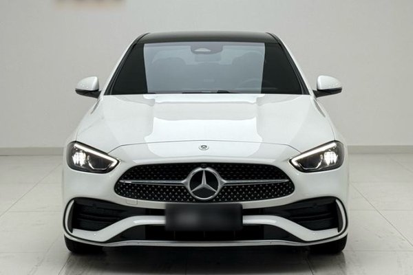 Mercedes-Benz C-Class 2025, 10900 км, за 36336 USD
