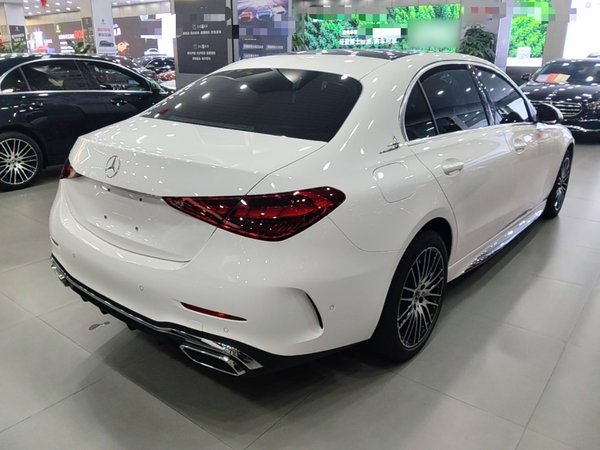 Mercedes-Benz C-Class 2025, 27700 км, за 35870 USD - фото 6