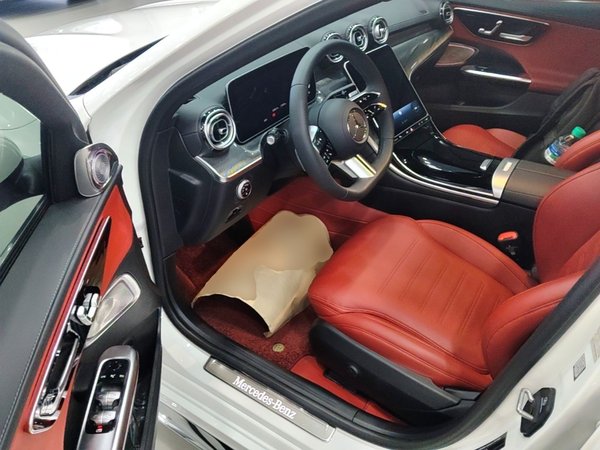 Mercedes-Benz C-Class 2025, 27700 км, за 35870 USD - фото 19