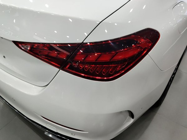 Mercedes-Benz C-Class 2025, 27700 км, за 35870 USD - фото 7