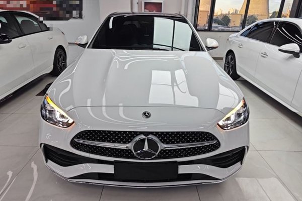 Mercedes-Benz C-Class 2026, 3300 км, за 39393 USD