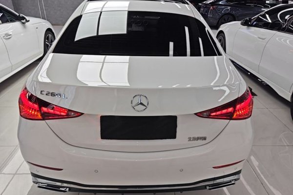 Mercedes-Benz C-Class 2026, 3300 км, за 39393 USD
