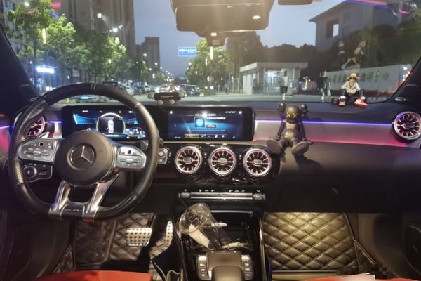 Mercedes-Benz CLA AMG 2021, 56600 км, за 30610 USD - фото 9