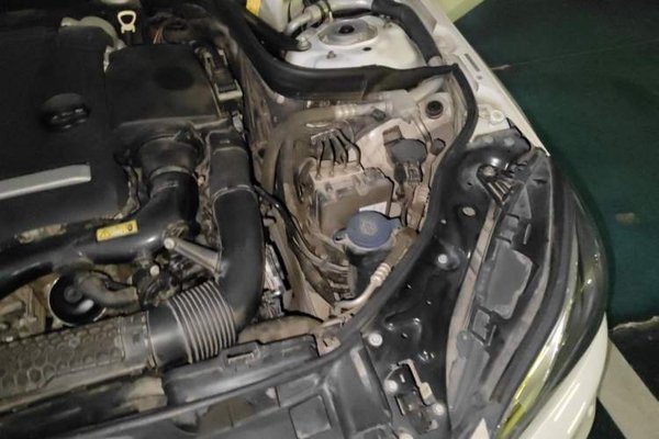Mercedes-Benz E-Class 2015, 123600 км, за 10599 USD - фото 22