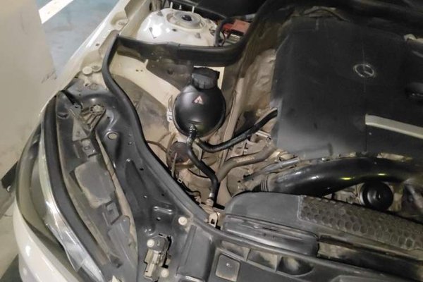 Mercedes-Benz E-Class 2015, 123600 км, за 10599 USD - фото 23