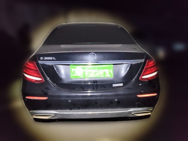 Mercedes-Benz E-Class 2017, 181700 км, за 20687 USD