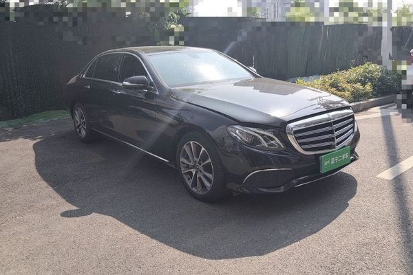 Mercedes-Benz E-Class 2018, 126400 км, за 25709 USD