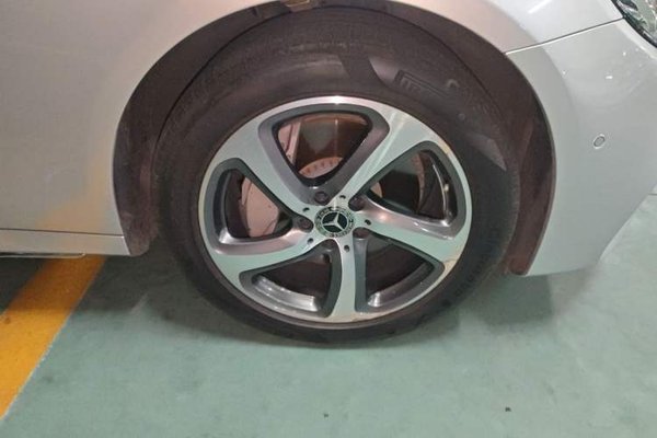 Mercedes-Benz E-Class 2018, 73400 км, за 24745 USD